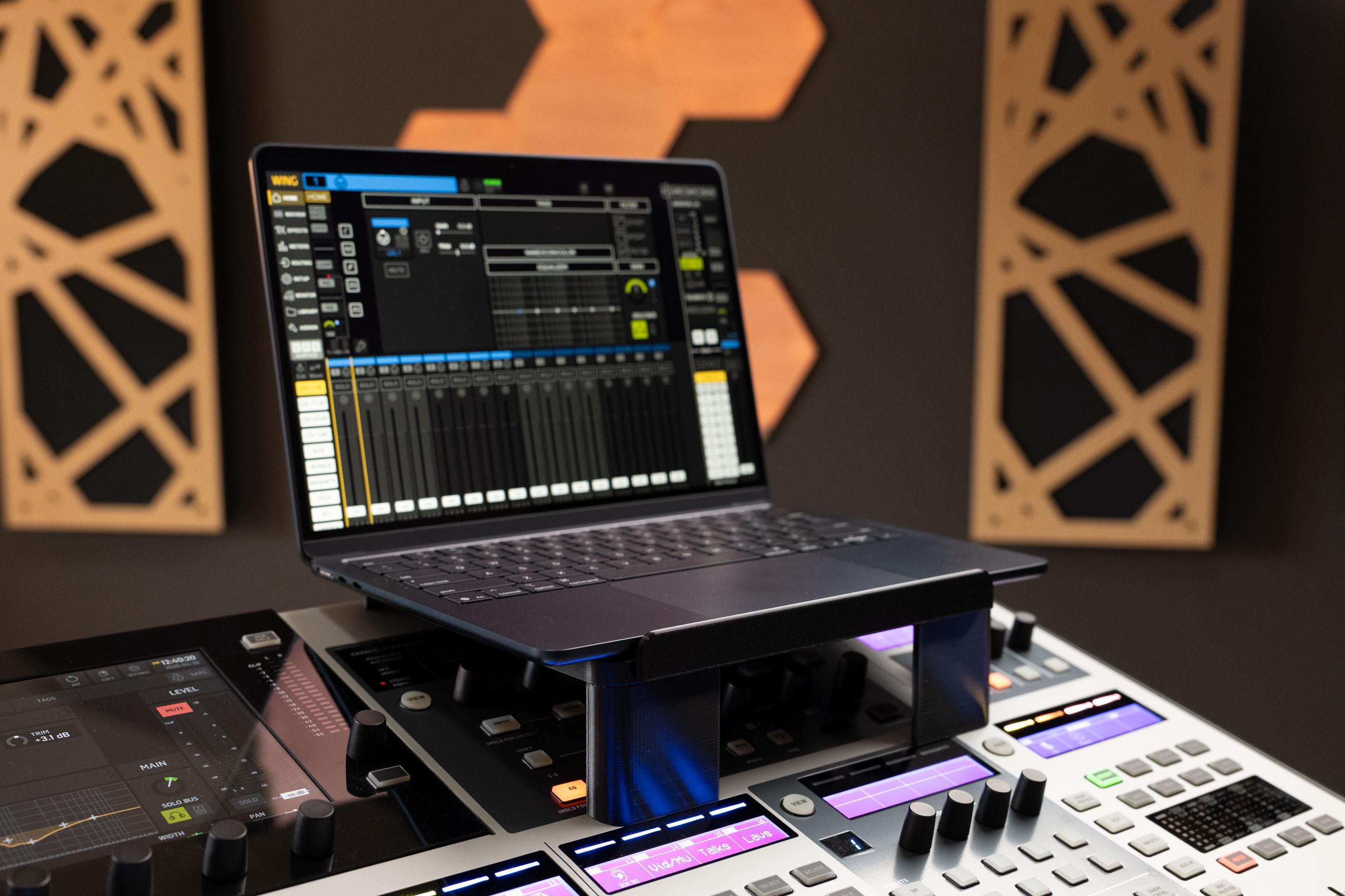MixDeck – Modular Laptop Mount